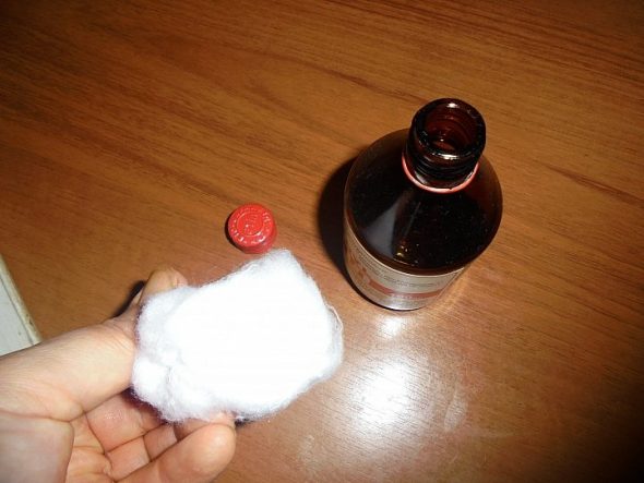 إزالة علامات سكوتش مع الكحول