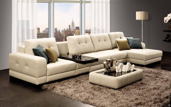 غرفة مريحة مع أريكة