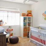 pouf محبوك في الحضانة