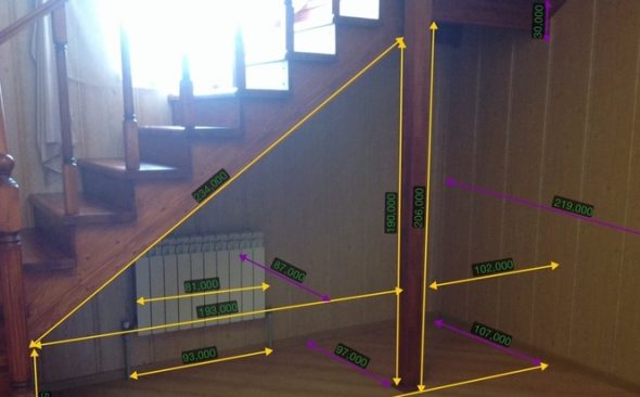 قياس المساحة تحت الدرج