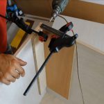 أدوات لتجميع خزانة الملابس