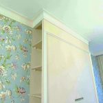 إلى خزانة الحائط