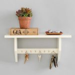 مدبرة المنزل بيديه