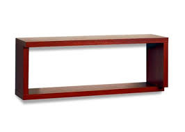 رف الكتب محمولة بيديه