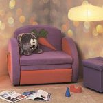 سرير كرسي في الحضانة