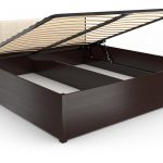 قاعدة سرير واسعة