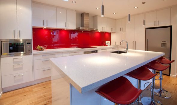 ساحة المطبخ الزجاج