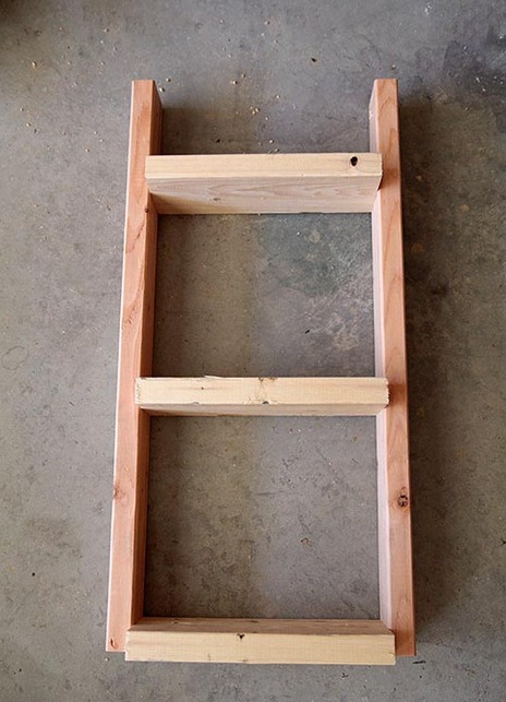 أرفف على الحائط للزهور تفعل ذلك بنفسك