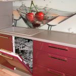 غسالة صحون في المطبخ