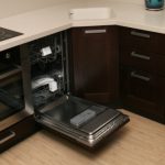 ماكينة الخياطة