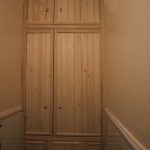 خزانة كبيرة في المرحاض