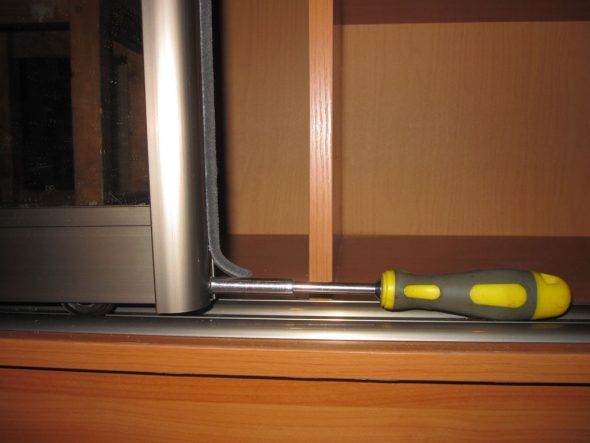 انزلاق تركيب خزانة الأبواب