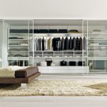 خزانة كبيرة الحجم