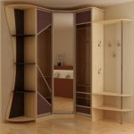 خزانة ملابس الزاوية في الردهة