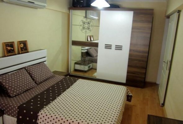 غرفة نوم ضيقة