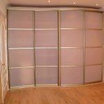 خزانة على شكل غير عادي