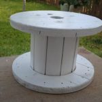 طاولة القهوة من بكرات