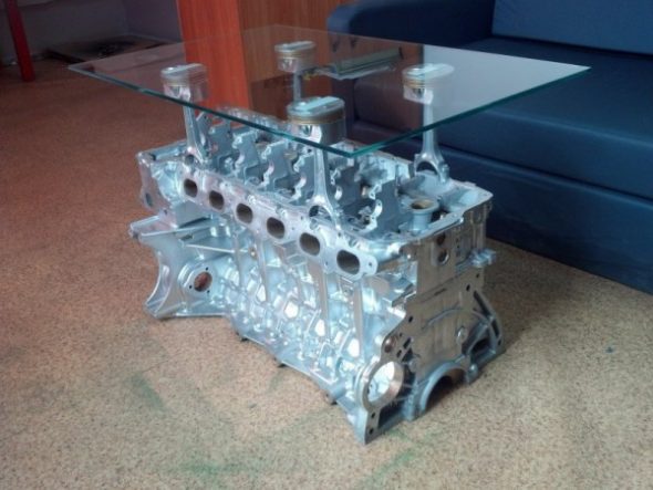 طاولة القهوة في التصميم الأصلي