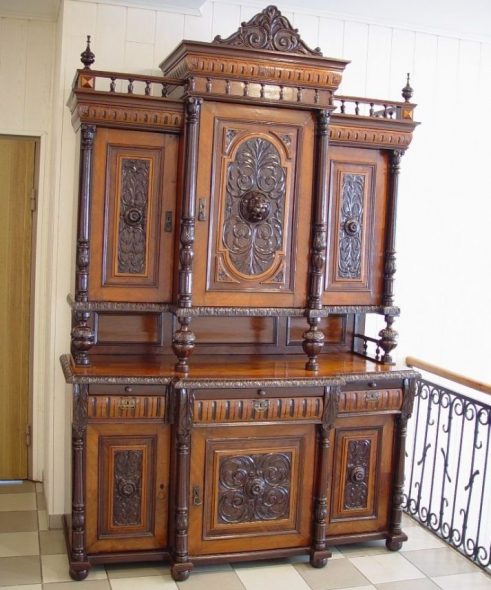 بوفيه الخشب الكلاسيكي