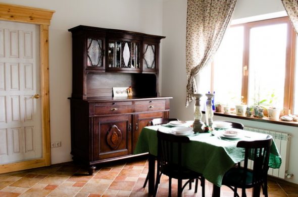 بوفيه في المطبخ الفسيح