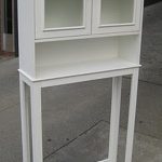 تصميم خزانة في مرحاض صغير