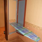 طاولة الكي في المرآة