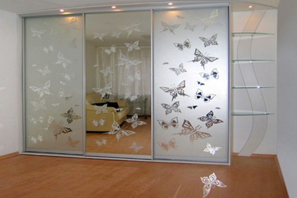 أبواب خزانة الملابس ، مرآة مع نمط