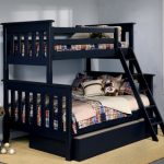 سرير مرتفع أسود