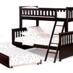 سرير بطابقين الظلام