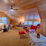 سرير قابل للسحب بطابقين في العلية