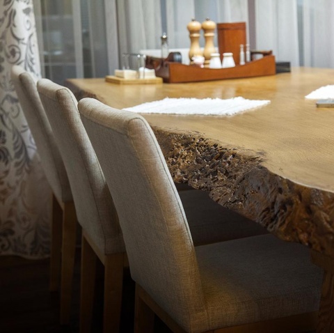 الجدول قطع الحصري