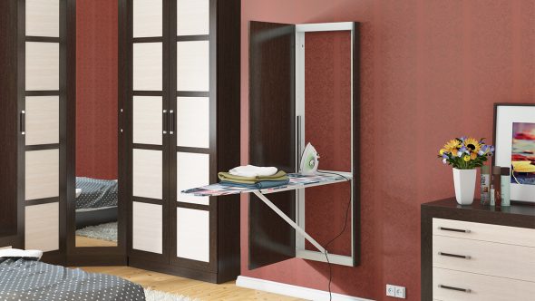 طاولة الكي قابلة للطي في المرآة