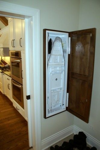 طاولة الكي مخفية