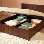 سرير فاخر لمنزل ريفي