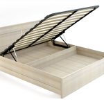 السرير مع آلية