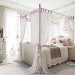 سرير الستارة البيضاء