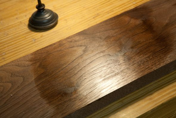 الورنيش على الأثاث