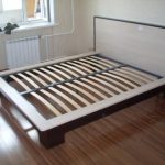 قاعدة سرير مزدوجة العظام