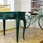 رسم طاولة خشبية