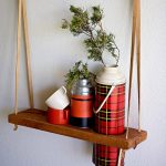 رف للمزهريات من زجاجات أو الترمس