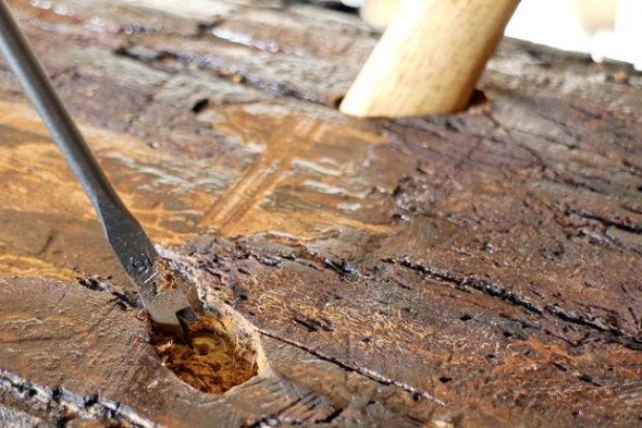 الساقين الغراء