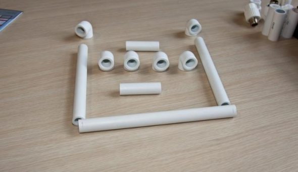 قطع الأنابيب البلاستيكية