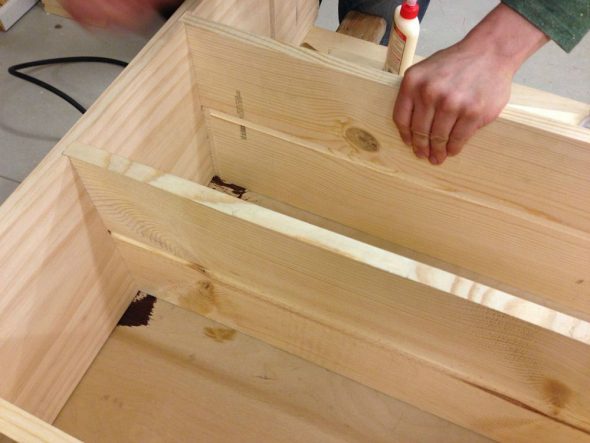 الجمعية رف الأحذية