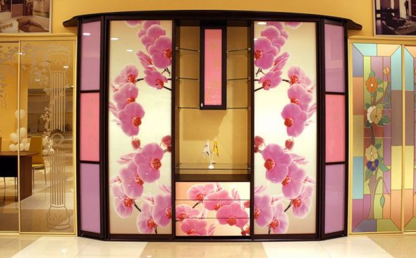 خزانة ملابس مع طباعة الصور