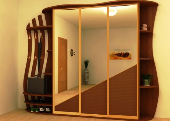 خزانة ملابس مع مرآة