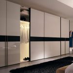 خزانة الحائط الكامل