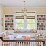 خزانة حول النافذة للحصول على منزل مريح