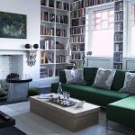 خزانة حول نافذة الصورة