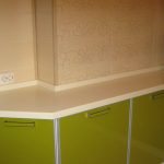 تفعل ذلك بنفسك الجدول الأعلى الأبيض