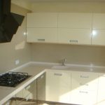 تفعل ذلك بنفسك كونترتوب في المطبخ مشرق